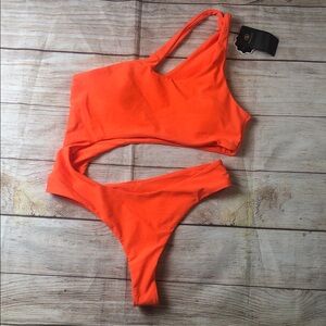 Chic Orange One-Shoulder Swimsuit